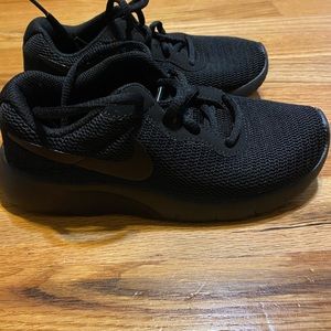 Little Boys Nike shoes in black size 13 in new condition
